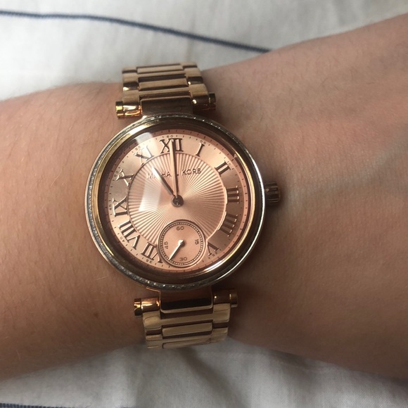 Michael Kors watch! - Picture 3 of 4